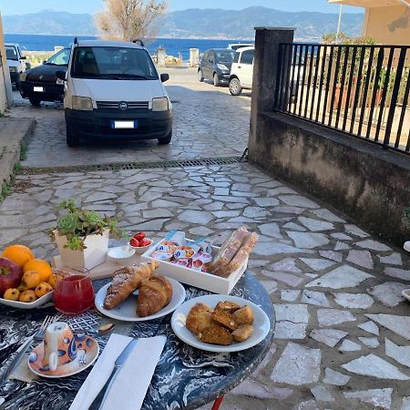 Sophie House : Appartamento Indipendente Ideale Per Vacanze Al Mare Reggio di Calabria Bagian luar foto